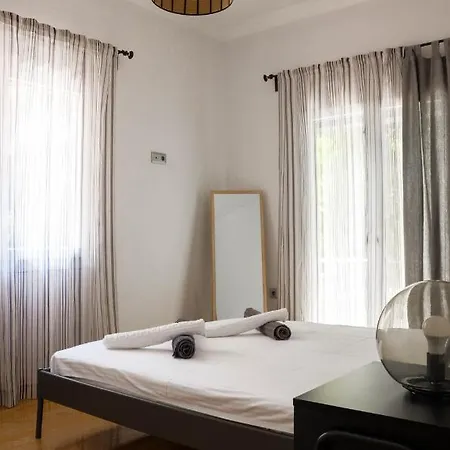 Adorable 2 Bedroom Close To Ancient Center *